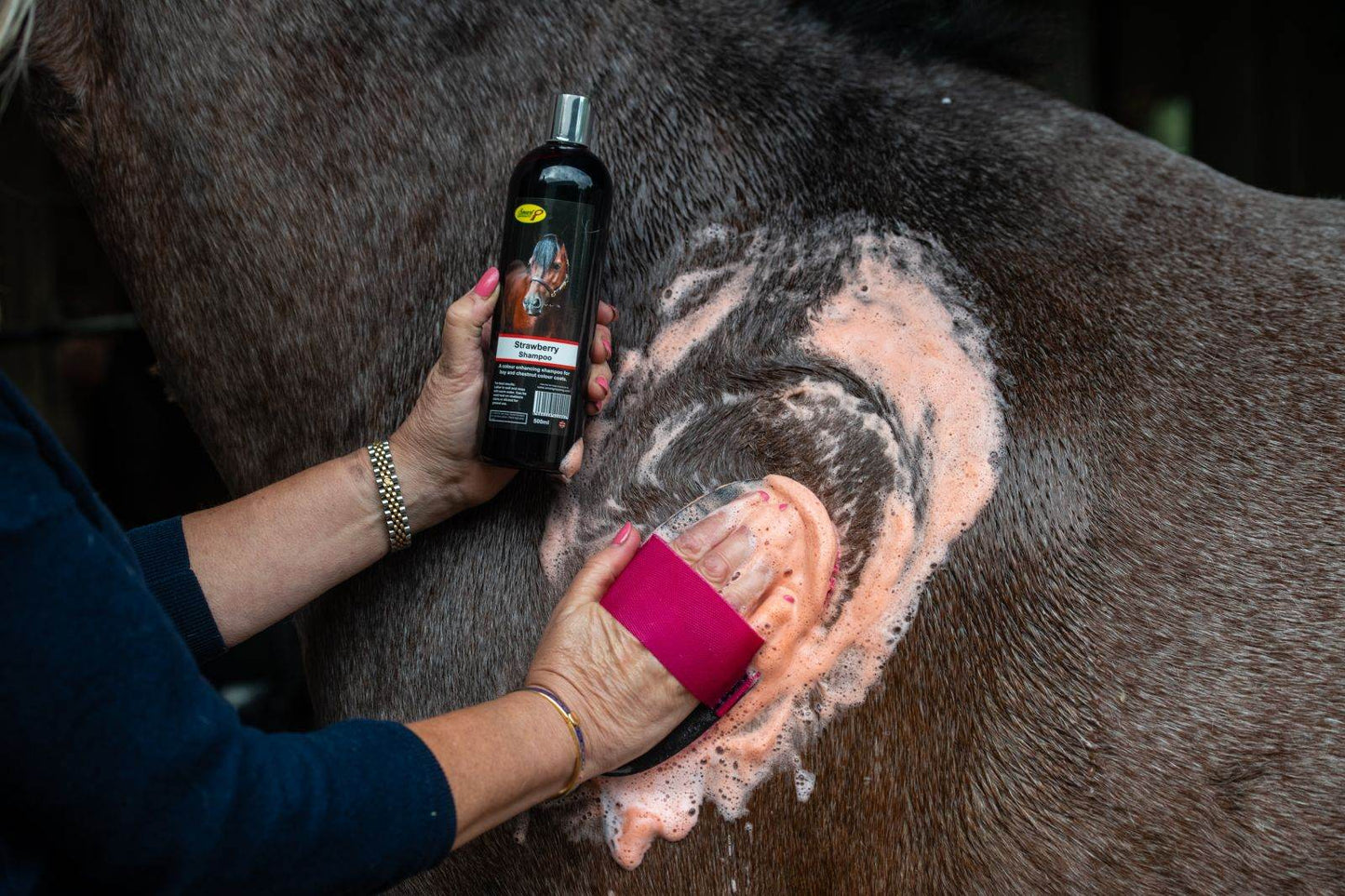 Smart Grooming Strawberry Red Shampoo - N P Equestrian & Pet Supplies Ltd