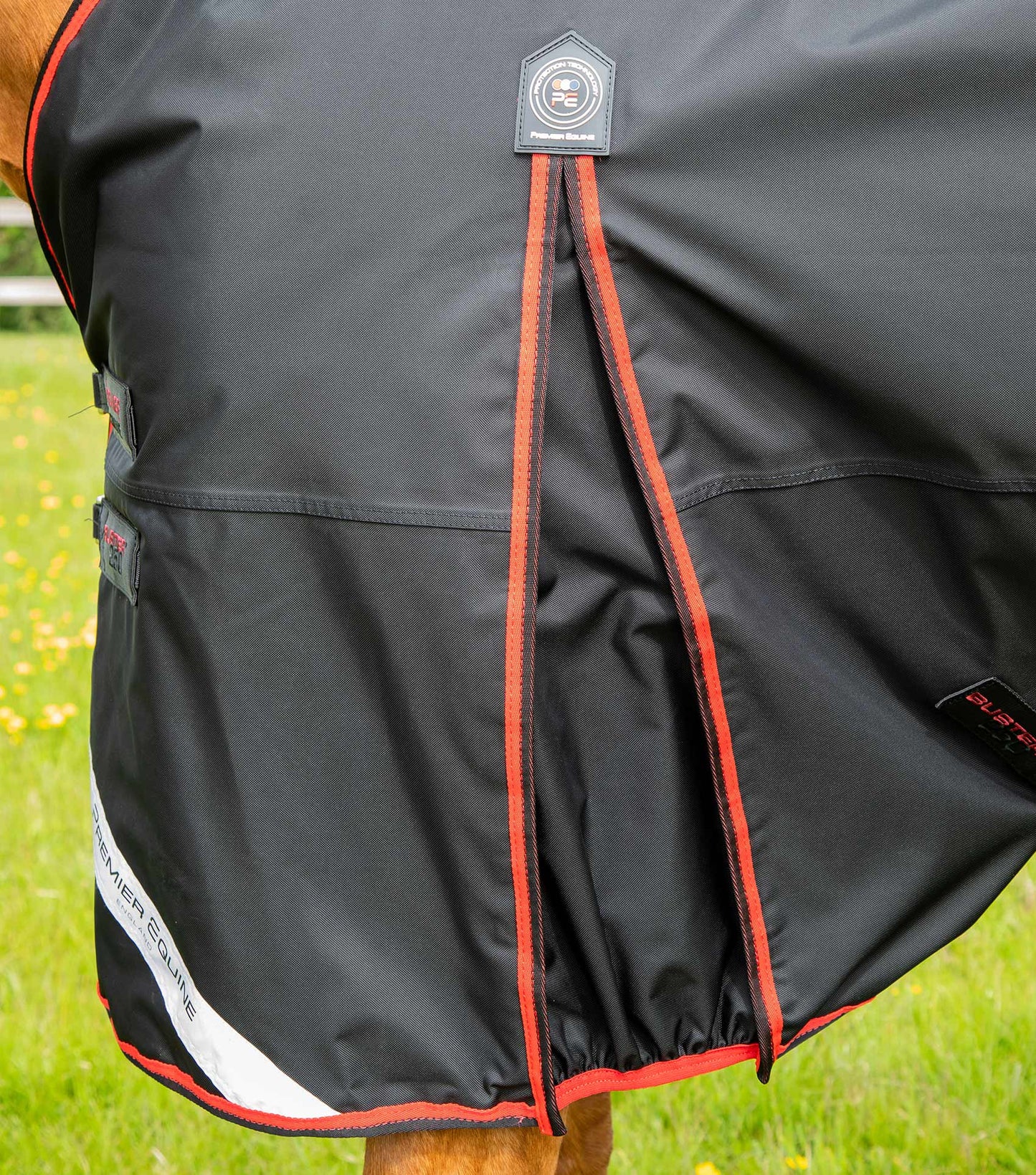Premier Equine Buster 250g Turnout Rug with Classic Neck Cover Black