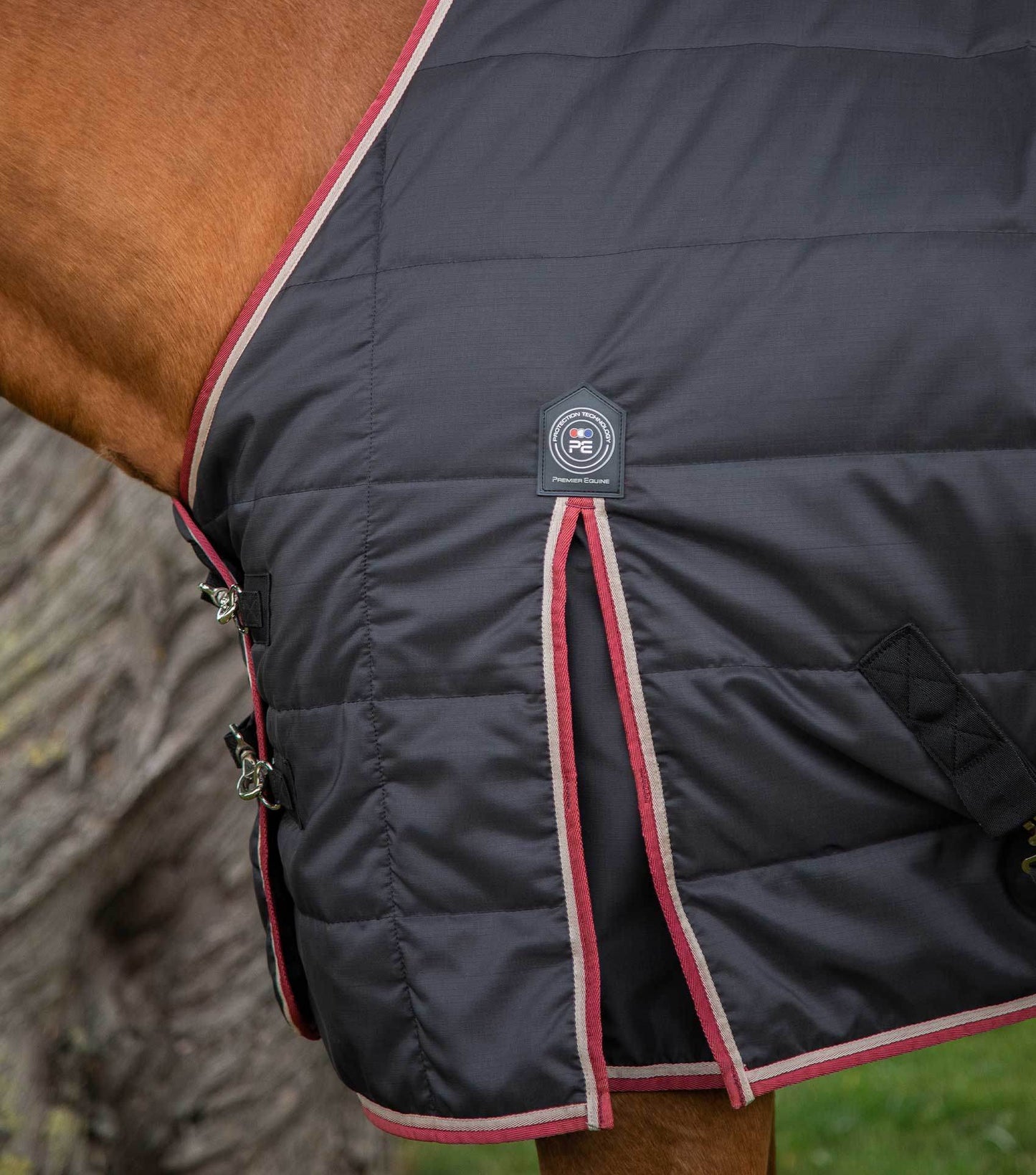 Premier Equine Garissa Stable Rug 100g Black - N P Equestrian & Pet Supplies Ltd