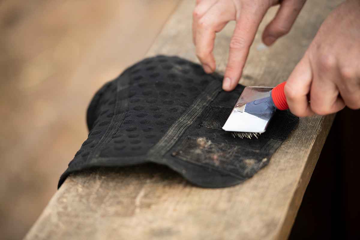 Equilibrium Hook Cleaner Brush