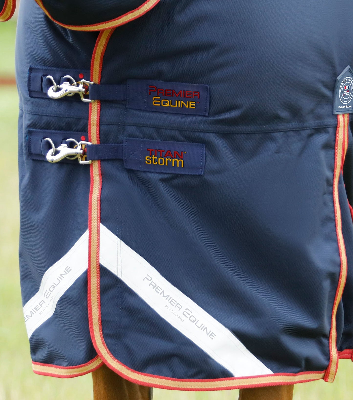 Premier Equine Titan Storm 450g Combo Turnout Rug with Snug-Fit Neck Navy