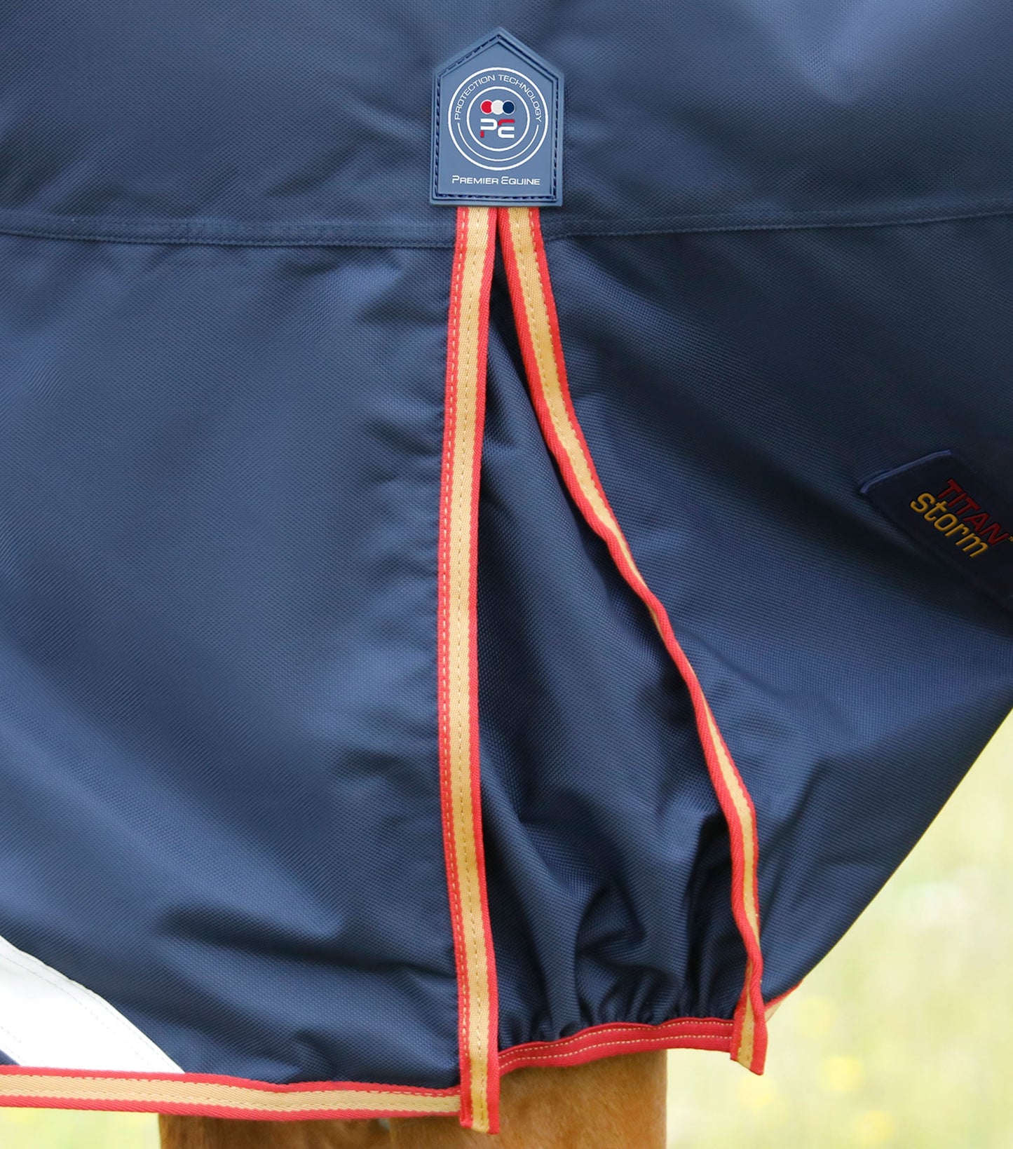 Premier Equine Titan Storm 450g Combo Turnout Rug with Snug-Fit Neck Navy