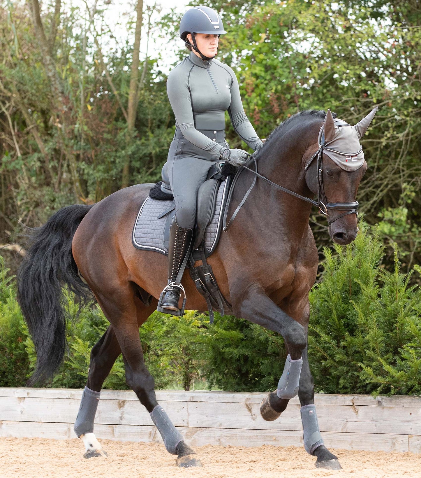 Premier Equine Close Contact Merino Wool European Saddle Pad - Dressage Saddle Pad Grey/Black Wool
