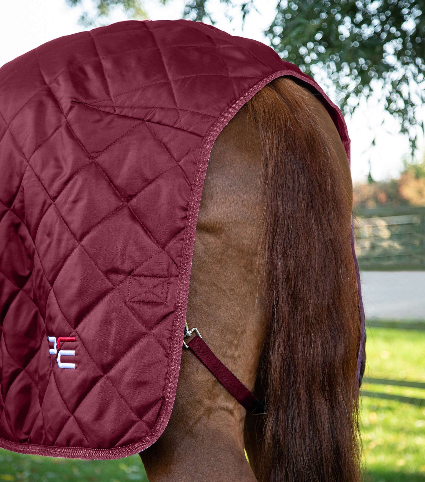 Premier Equine Tuscan Stable Rug 200g Burgundy