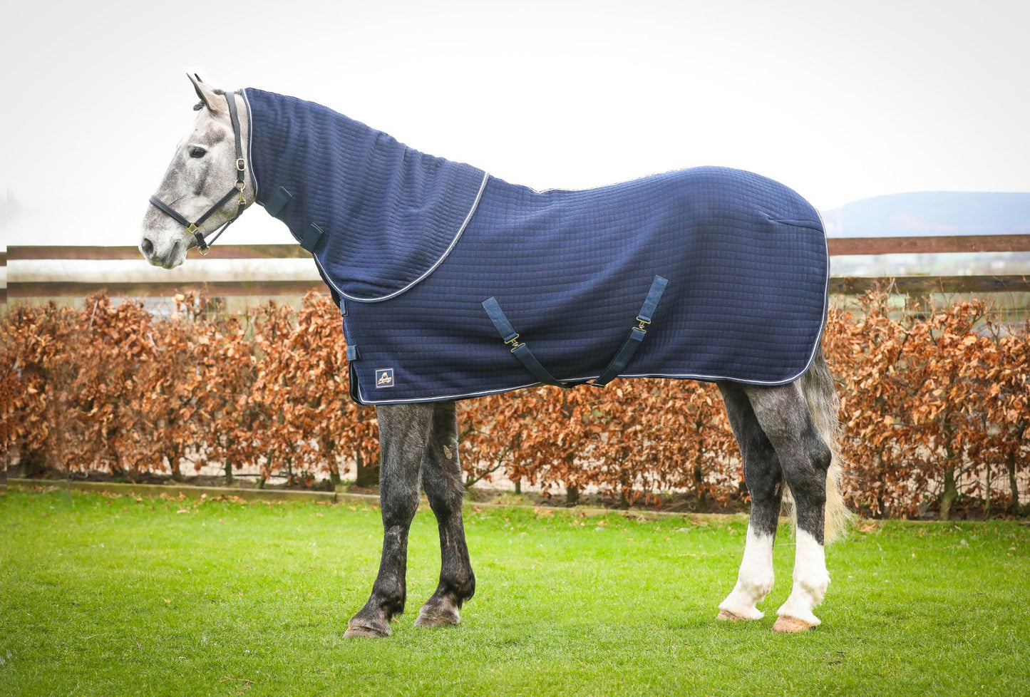 Mackey Aran Thermo Rug - Navy