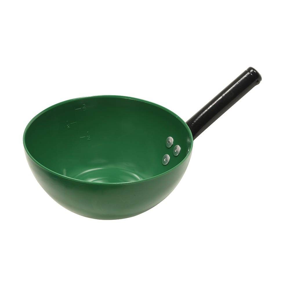 Stubbs Round Plastic Feed Scoop S80 - N P Equestrian & Pet Supplies Ltd 