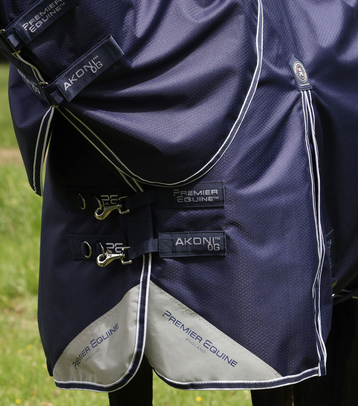 Premier Equine Akoni 0g Turnout Rug with Classic Neck Cover - Navy
