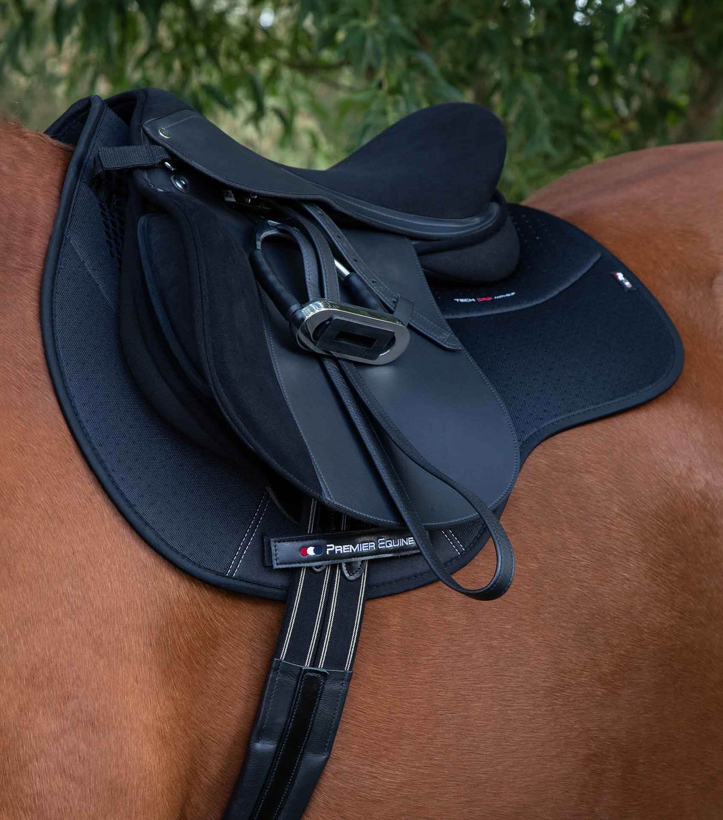 Premier Equine Close Contact Airtechnology Anti-Slip GP/Jump Square Black