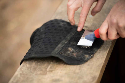 Equilibrium Hook Cleaner Brush