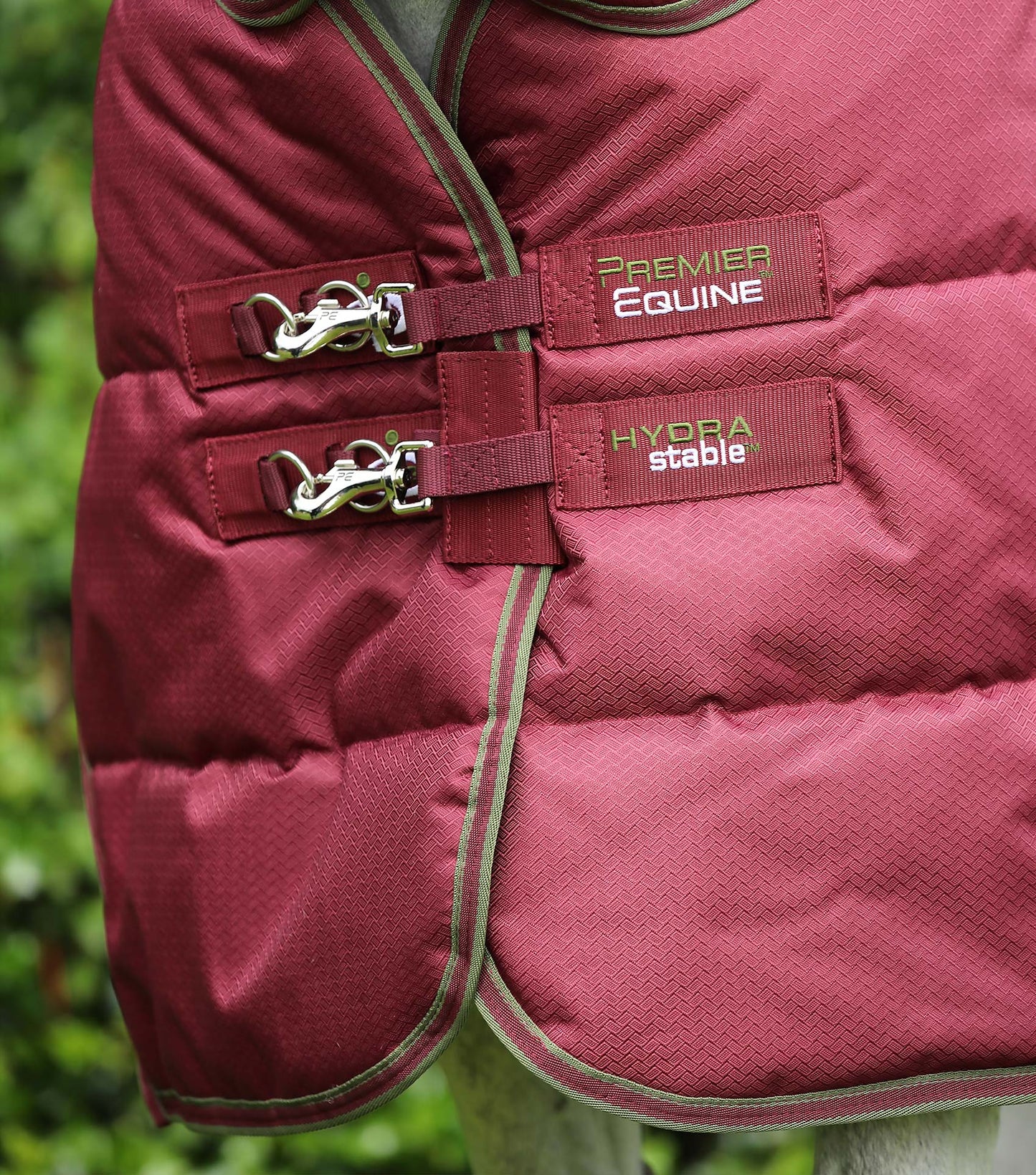 Premier Equine Hydra 350g Stable Rug with Neck Cover Wine