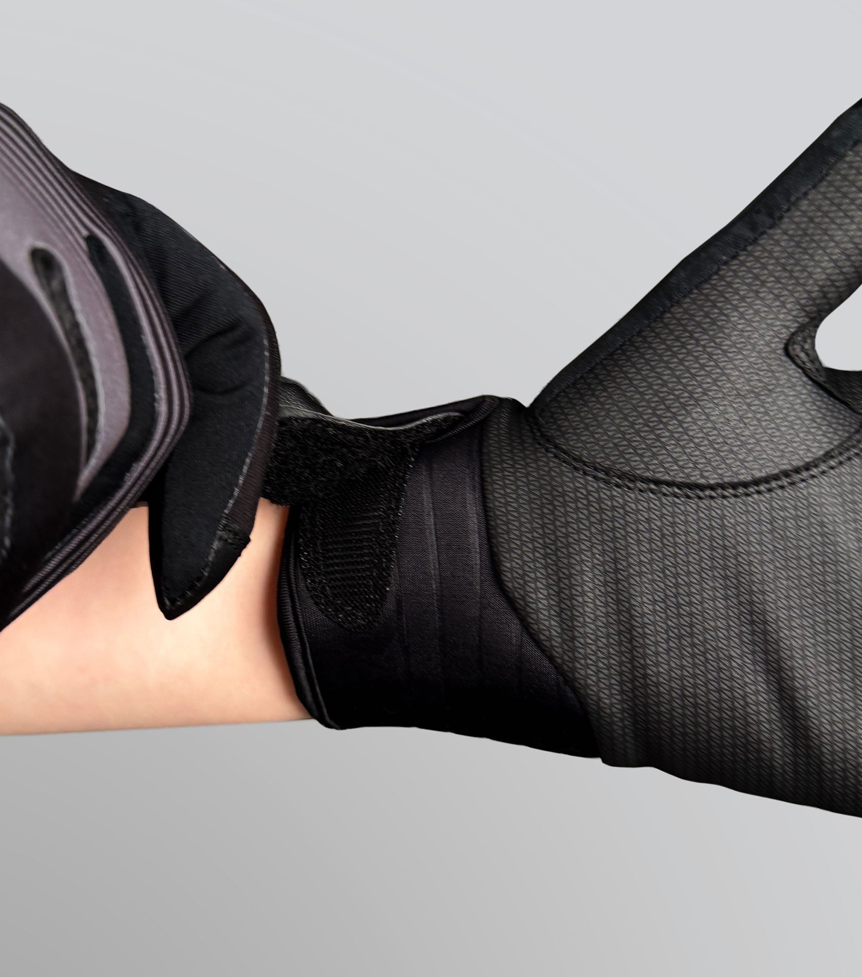Description:Hydrex Waterproof Riding Gloves_Colour:Black_Position:4