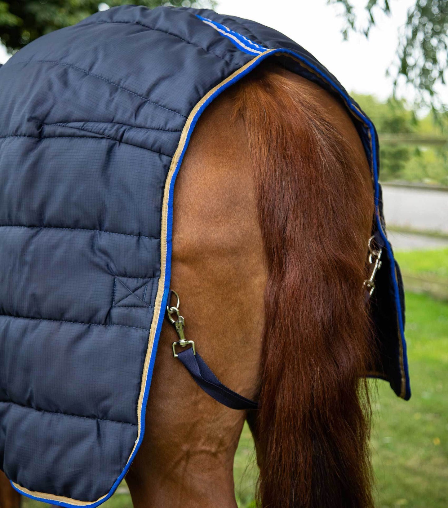 Premier Equine Garissa Stable Rug 400g Navy - N P Equestrian & Pet Supplies Ltd 